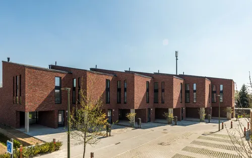 Clădire care folosește cărămida: Artiza Maaseiker Bont