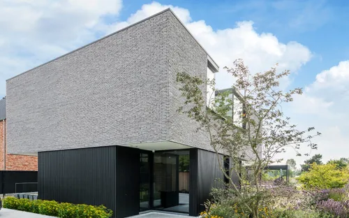 Clădire care folosește cărămida: Imperium Albius