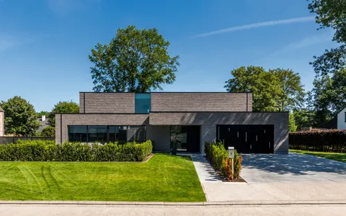 Clădire care folosește cărămida: Imperium Notus