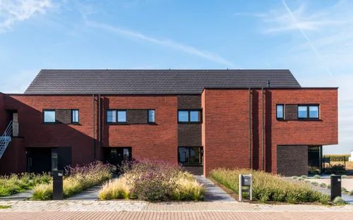 Clădire care folosește cărămida: Forum Pampas