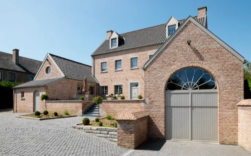 Clădire care folosește cărămida: Belle Epoque de Mons